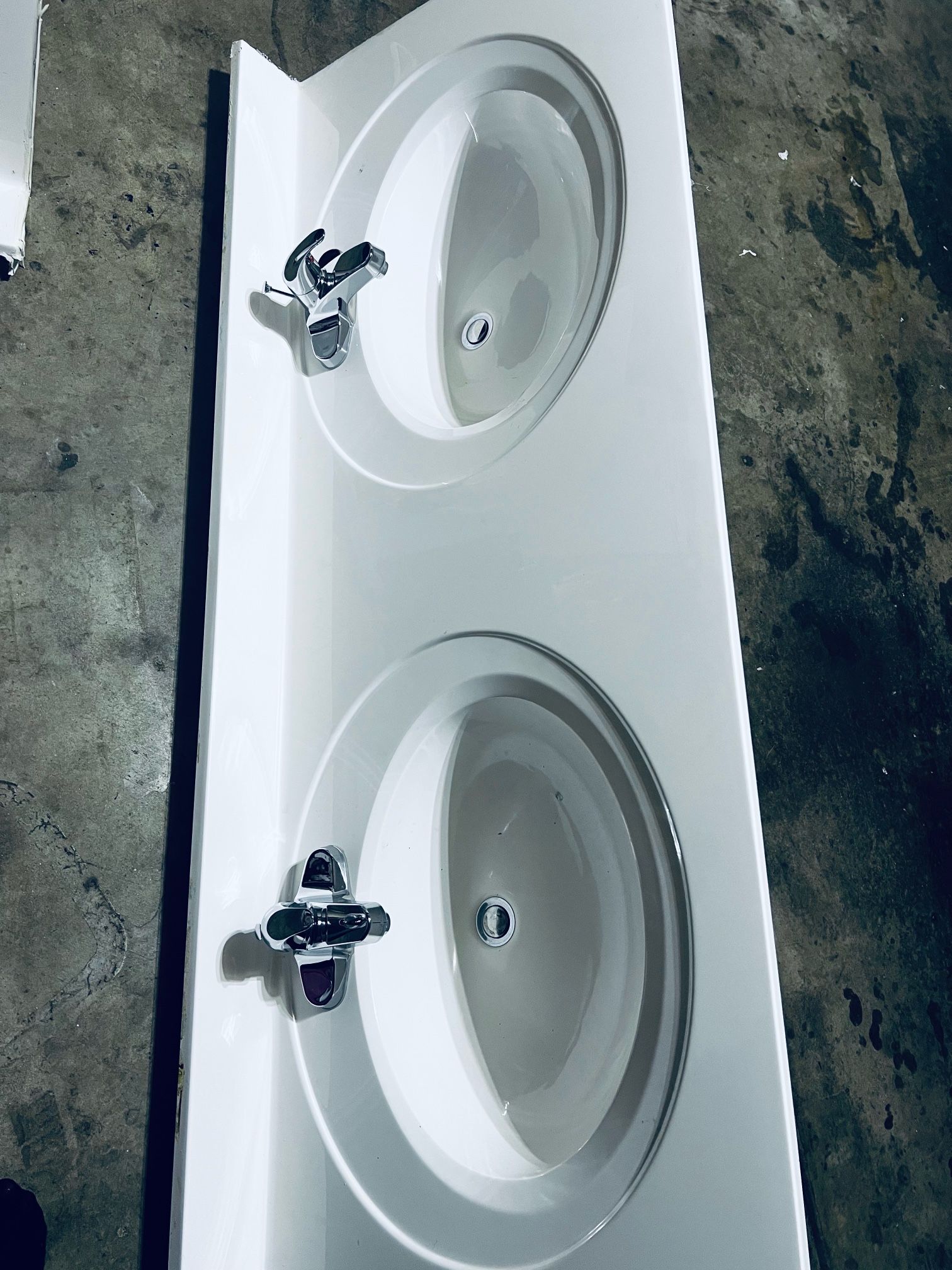 Laba Manos En Un Excelente Estado. Pregunta Sin Compromiso
