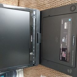 SONY PORTABLE DVD PLAYER 9" NEW IN BOX 