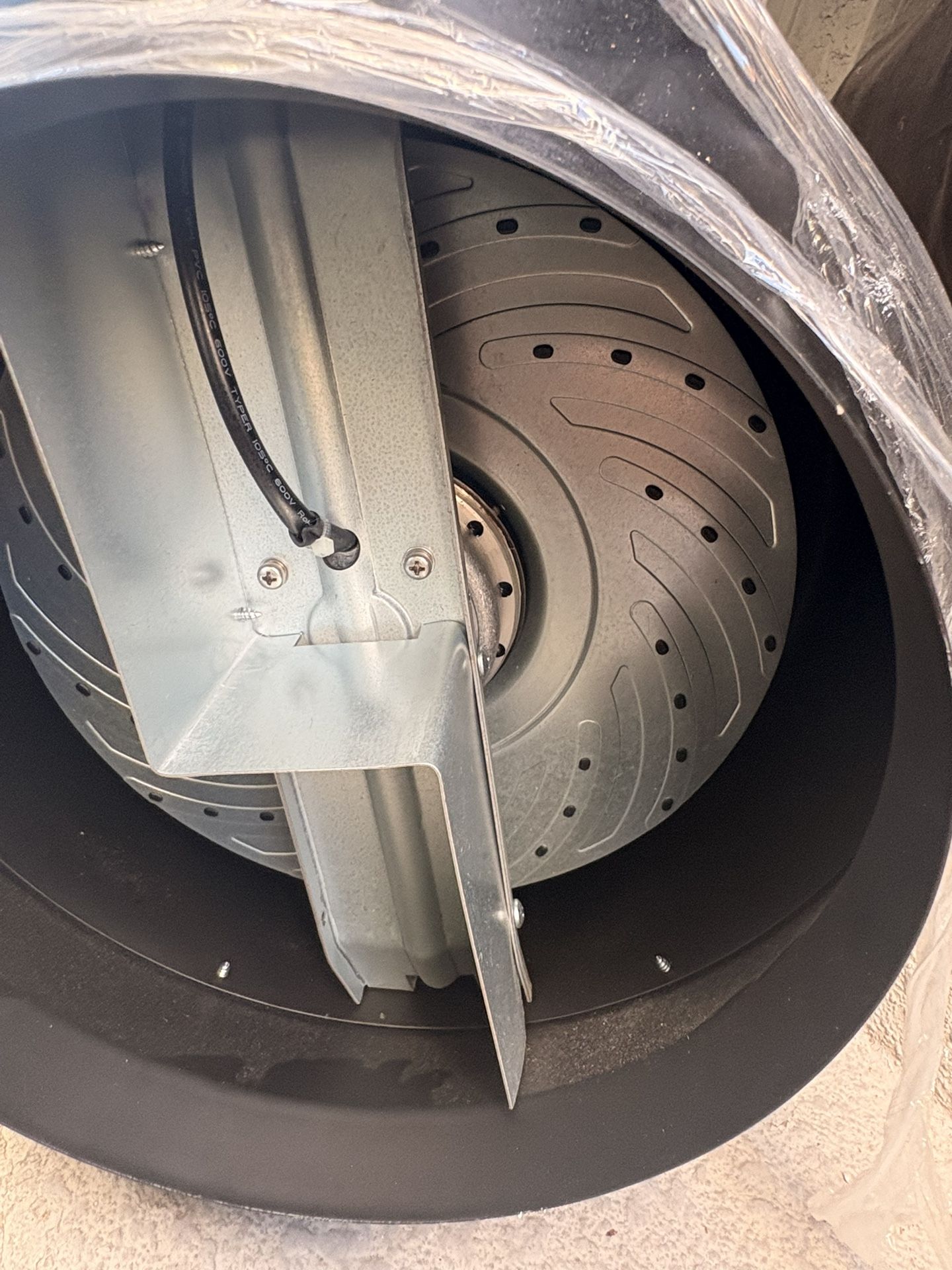 Hurricane 10” Inline Duct Fan – Like New display picture 1