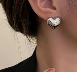 Silvery Heart Studs