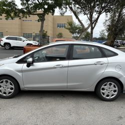2012 Ford Fiesta SE