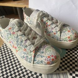 Women’s Sneakers
