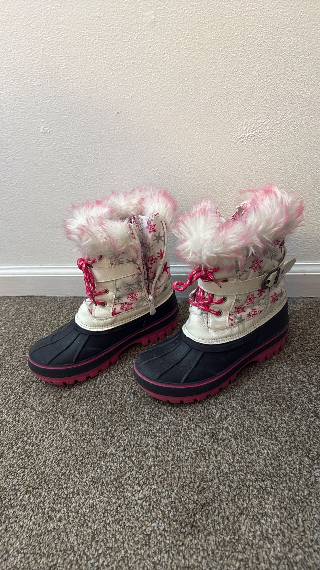 Snow boots