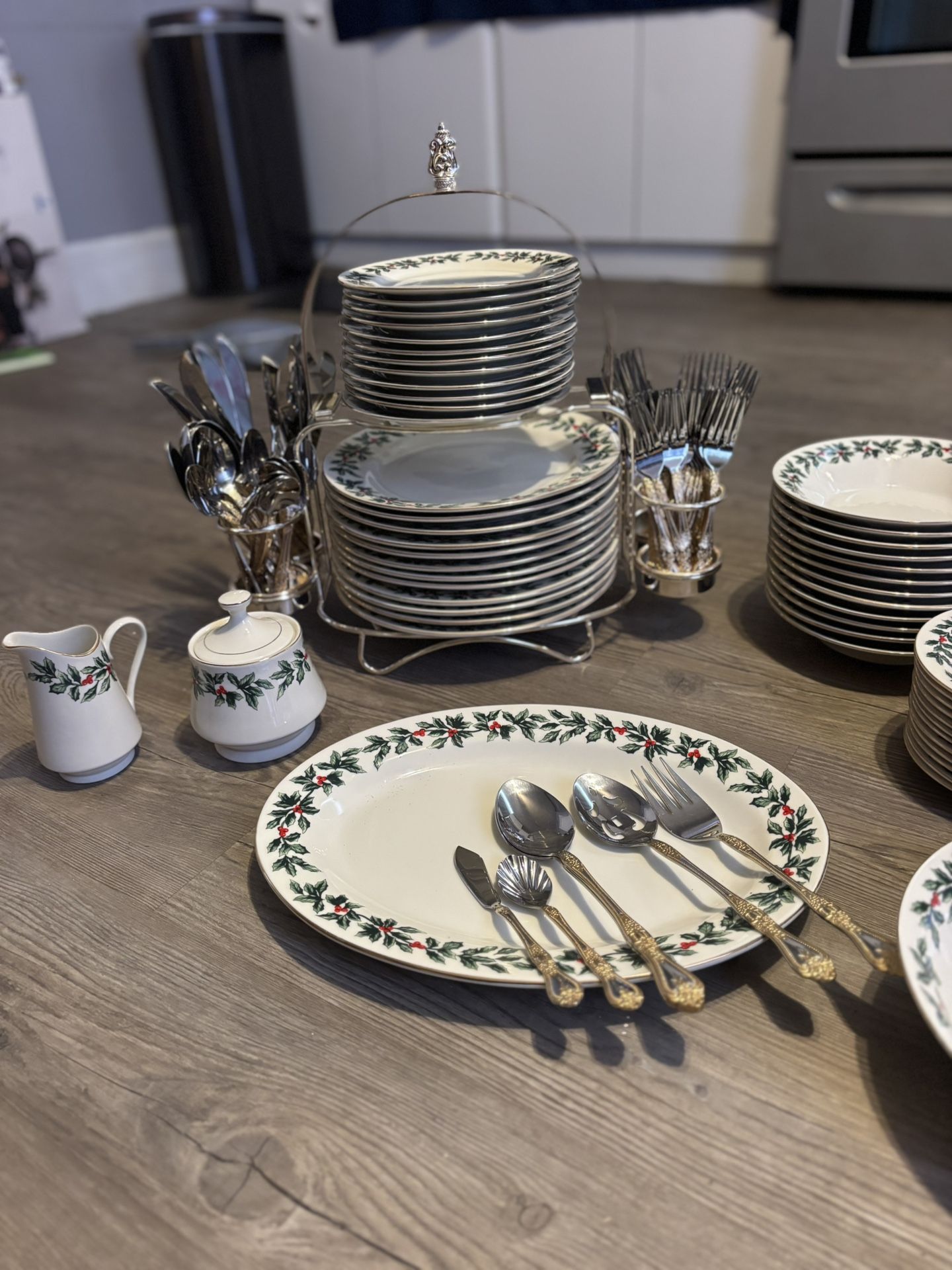 Complete 100 Piece set Of holiday China