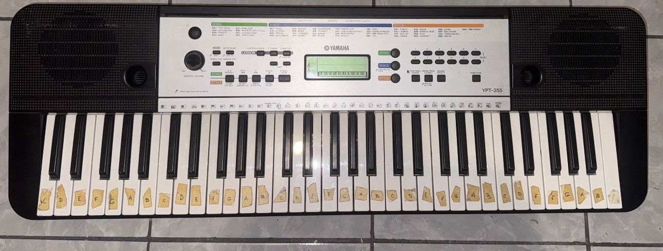 Yamaha YTP255 Keyboard