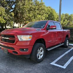 Dodge RAM 1500 Roja 