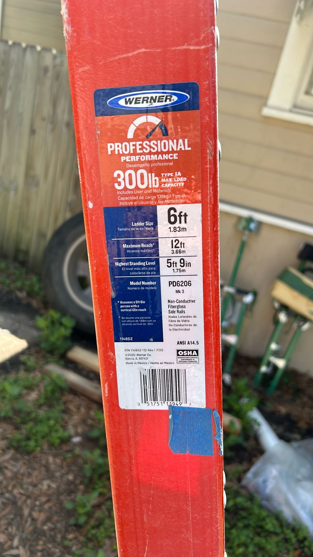 6ft Podium Ladder