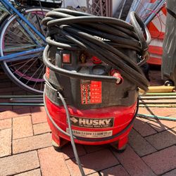 Husky 6 gal. Air compressor