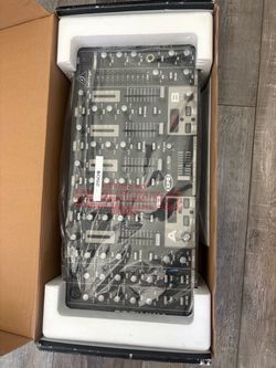 Behringer Pro Mixer VMX1000USB Professional 7-Channel Rack-Mount DJ Mixer with USB/Audio Interface, black