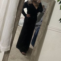 Velvet Black Long Sleeve Dress