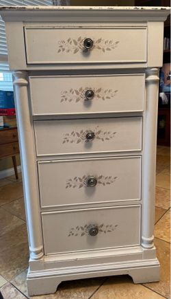 Dresser with 5 drawers
