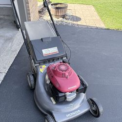 Honda 21” Self Propelled Recycling Lawnmower