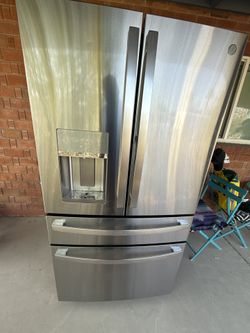 LG French Door Smart Fridge o.b.o