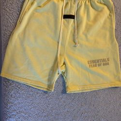 Essentials Shorts 