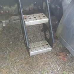 Semi Frame Steps Freightliner Columbia