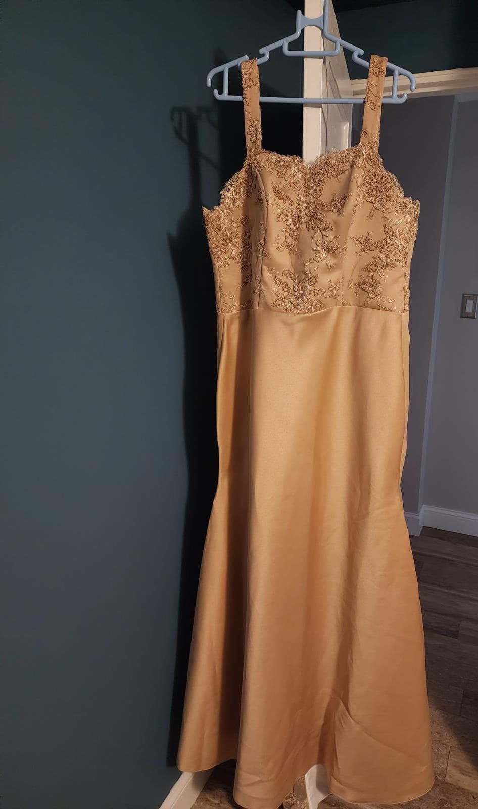 Bridesmaid Dress Never Used Accepting Offers 
