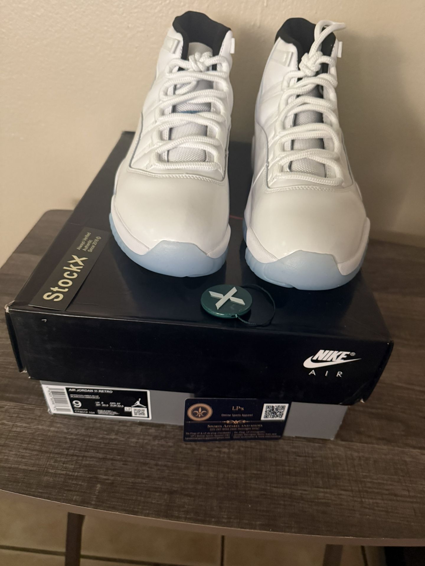 AIR JORDAN 11s
