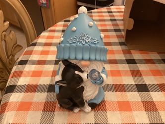 Brand New Gigalumi solar powered blue and white gnome