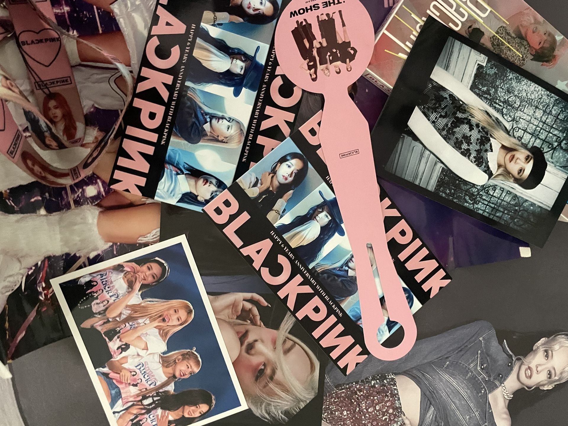 BLACKPINK memorabilia selling altogether