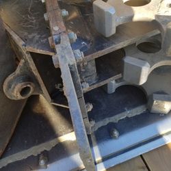 18 Inch Wheel Compactor  And 24/18/12 Inch Backet Weinroy Adapter All For 5000