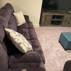 2 Sofas Recliners On Each End & USB Ports 