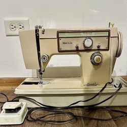Mid-Century Vintage Deluxe Zig Zag Sewing Machine