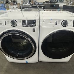 GE 4.8 cu. ft. Smart White Front Load Washer & 7.8 cu.ft. Smart Front Load Gas Dryer