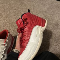 Jordan 12 Reverse Cherry Size 8