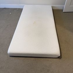 Zinus Memory foam twin mattress
