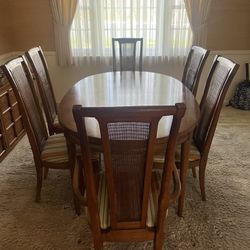 Great Looking Vintage Drexel Heritage Dining Room Table Parquetry or patchwork top design. 6 Chairs. 2 Leaves 