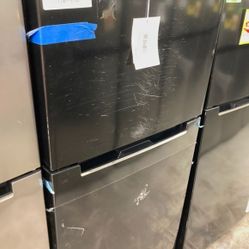 Magic Chef Refrigerator HMDR  B