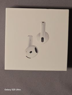 Apple AirPods 4 Wireless Earbuds, Bluetooth Headphones, with Active Noise Cancellation, Adaptive