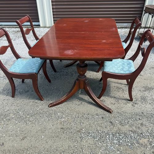 Free delivery - Kitchen Table with 4 chairs and leaf