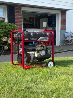 Briggs & Stratton Elite Series 5500 Watt Portable Generator