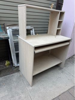 Computer desk