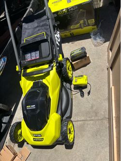 Podadora Rioby Batería y cargador aquí