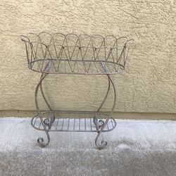 Pretty wrought iron plant stand