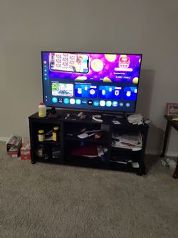 Samsung 43 inch TV 2023 and TV stand
