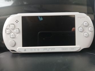 *** Rare Ceramic White Sony PSP Street (E1004) - FOR PARTS OR REPAIR***