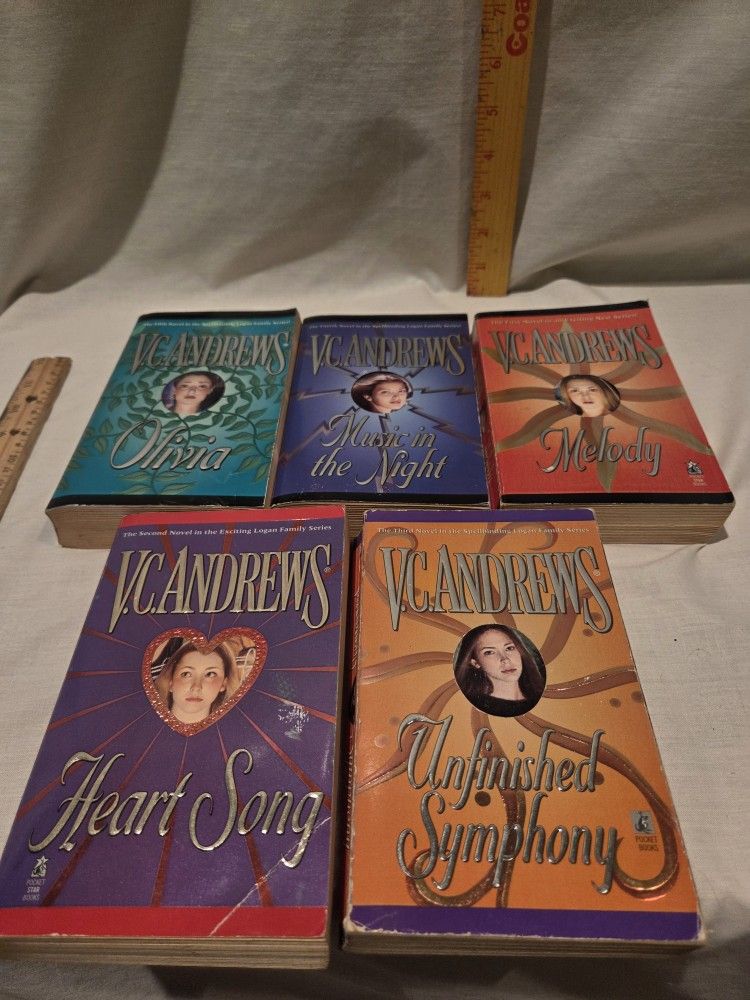 V.C.Andrews VTG paperback books complete Logan families series,lot of 5