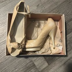 7.5 Cream heels
