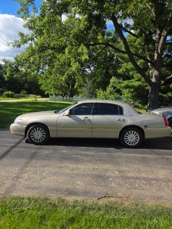 2005 Lincoln Town Car