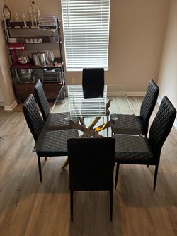Dining room set - seats 6