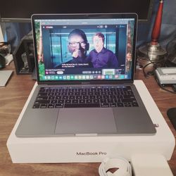 Apple MacBook Pro Laptop, Touchbar, 18