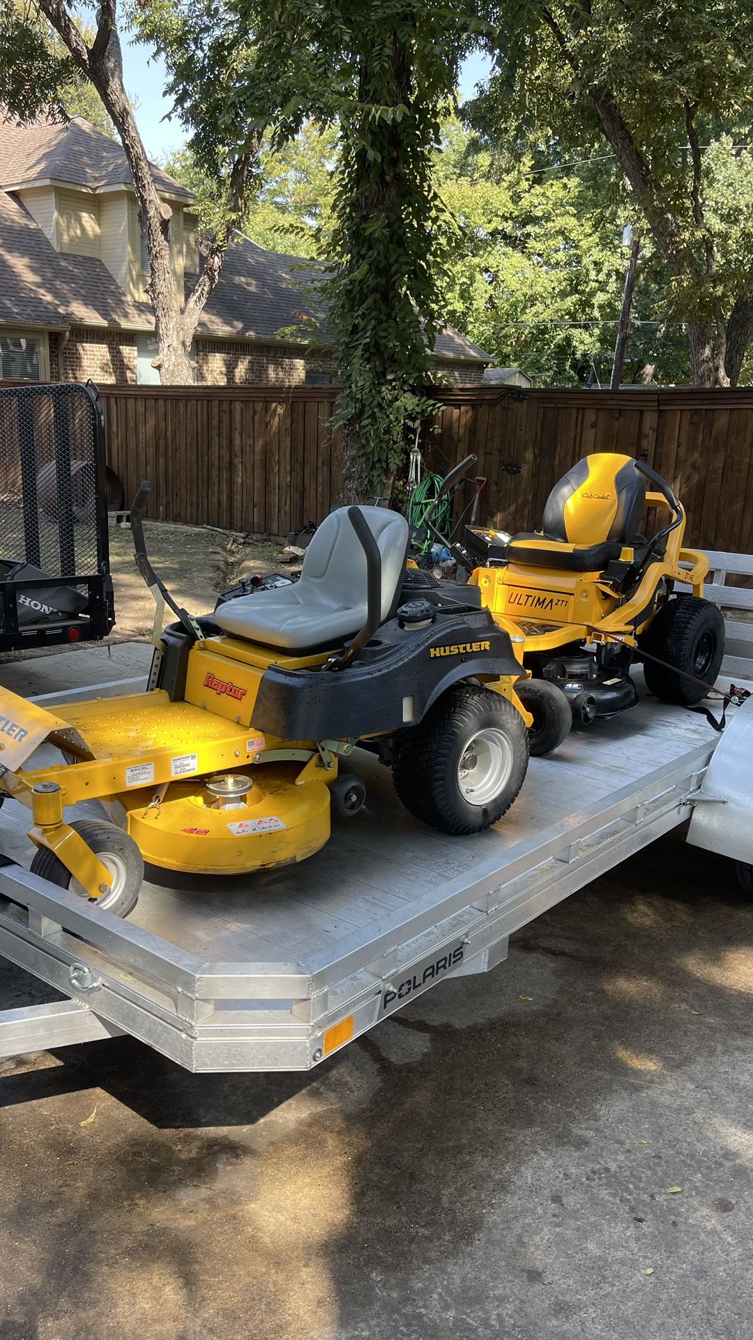 2021 Cub Cadet XT1 42”/22 Hp ////2014 Hustler Raptor 21.5 Hp Kawasaki 42”/toro TIMECUTTER/Jonh  Deere 