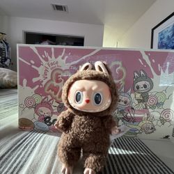Labubu Macroon Chestnut 