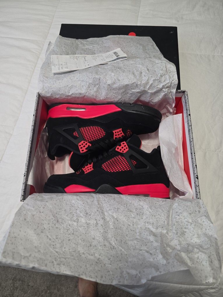 Jordan 4s Thunder Size 10