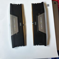 Vengeance RBG 32GB  2x16