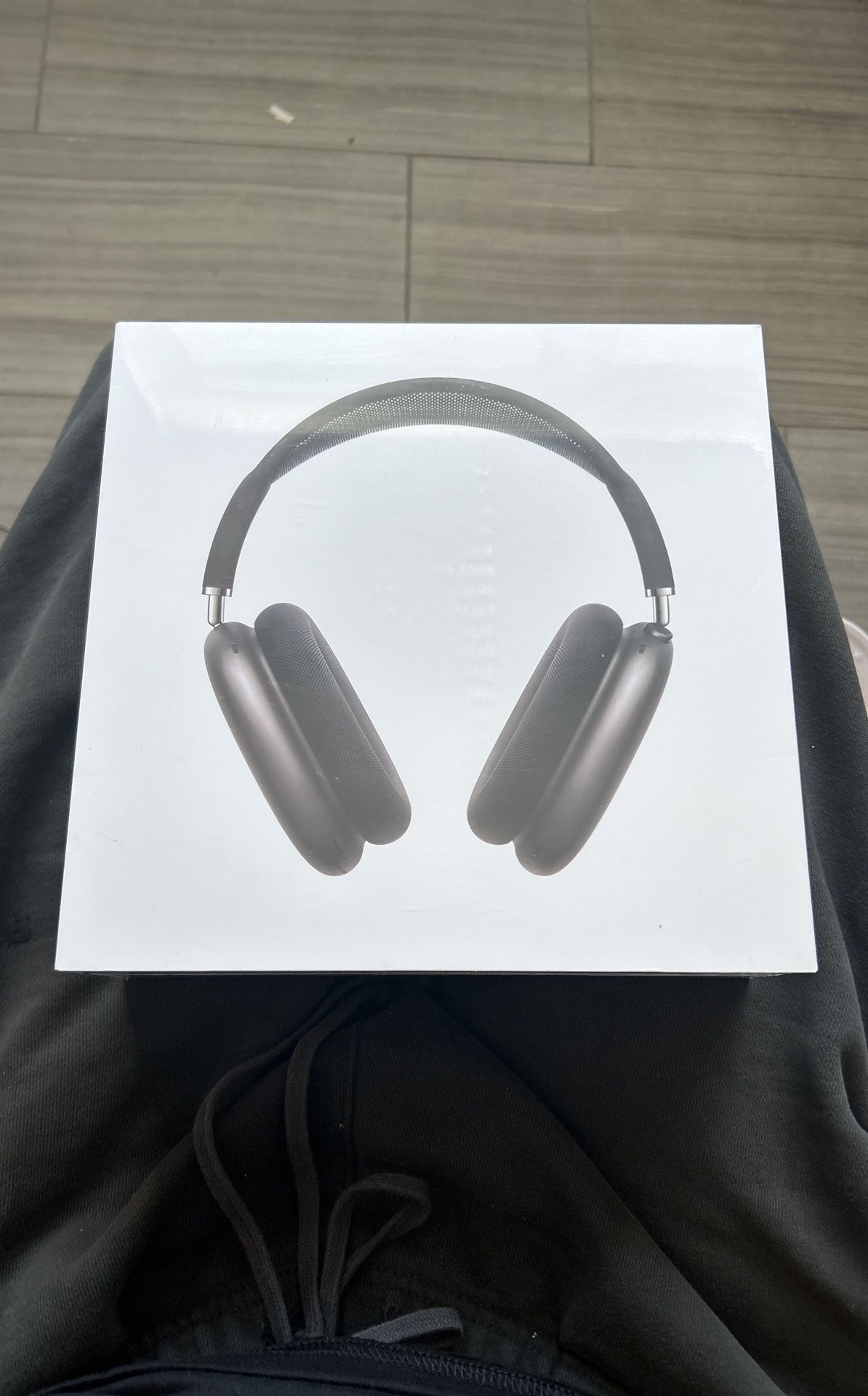 Airpods max black (negotiable)