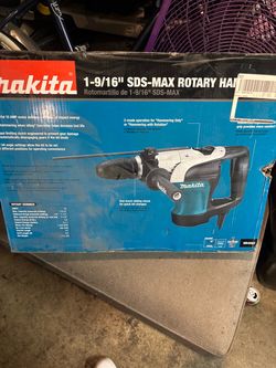 Rotary hammer drill
